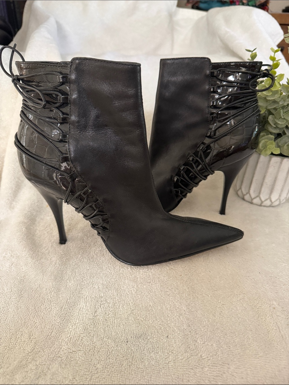 Carlos by Carlos Santana Black Pointed-Toe Lace-Up Stiletto Ankle Boots